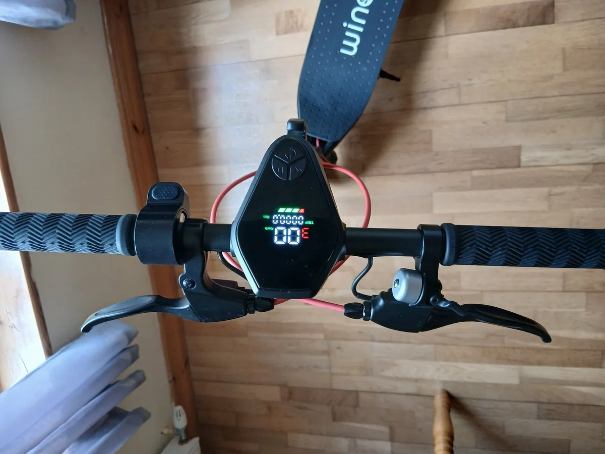 Electric scooter - Image 2
