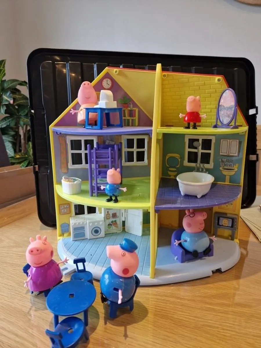 Peppa pig house & figurines - Image 1