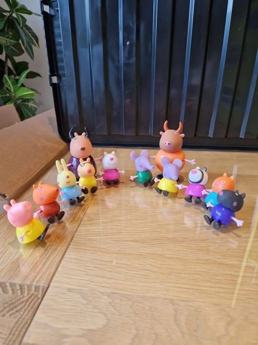 Peppa pig house & figurines - Image 2