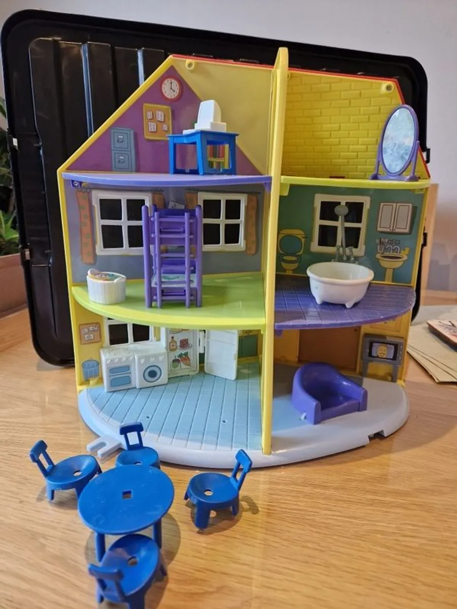 Peppa pig house & figurines - Image 3