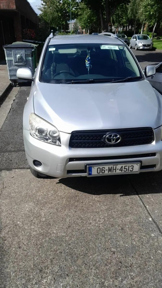 Toyota RAV4 2006 - Image 2