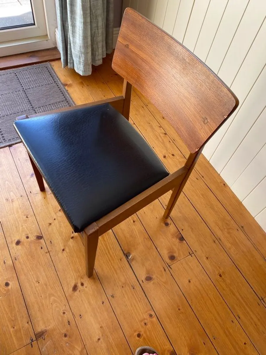 Mid Century Dining Table and Chairs - Image 4