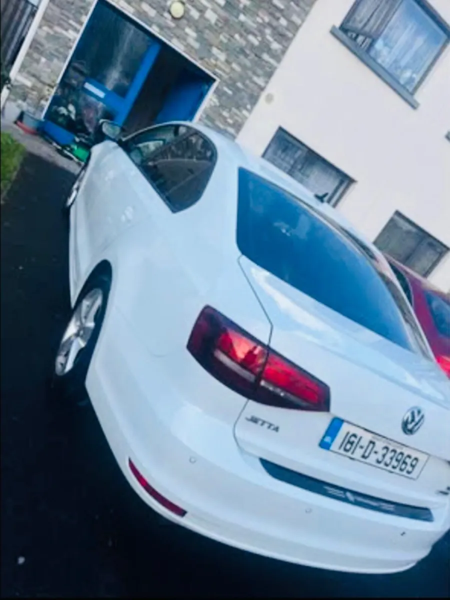 Volkswagen Jetta 2016 - Image 4