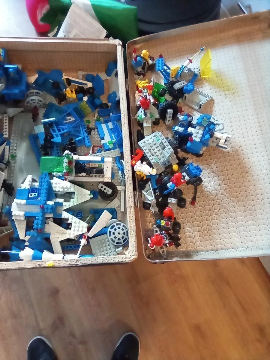 Vintage Lego Space,  Lego sets with suitcase - Image 1