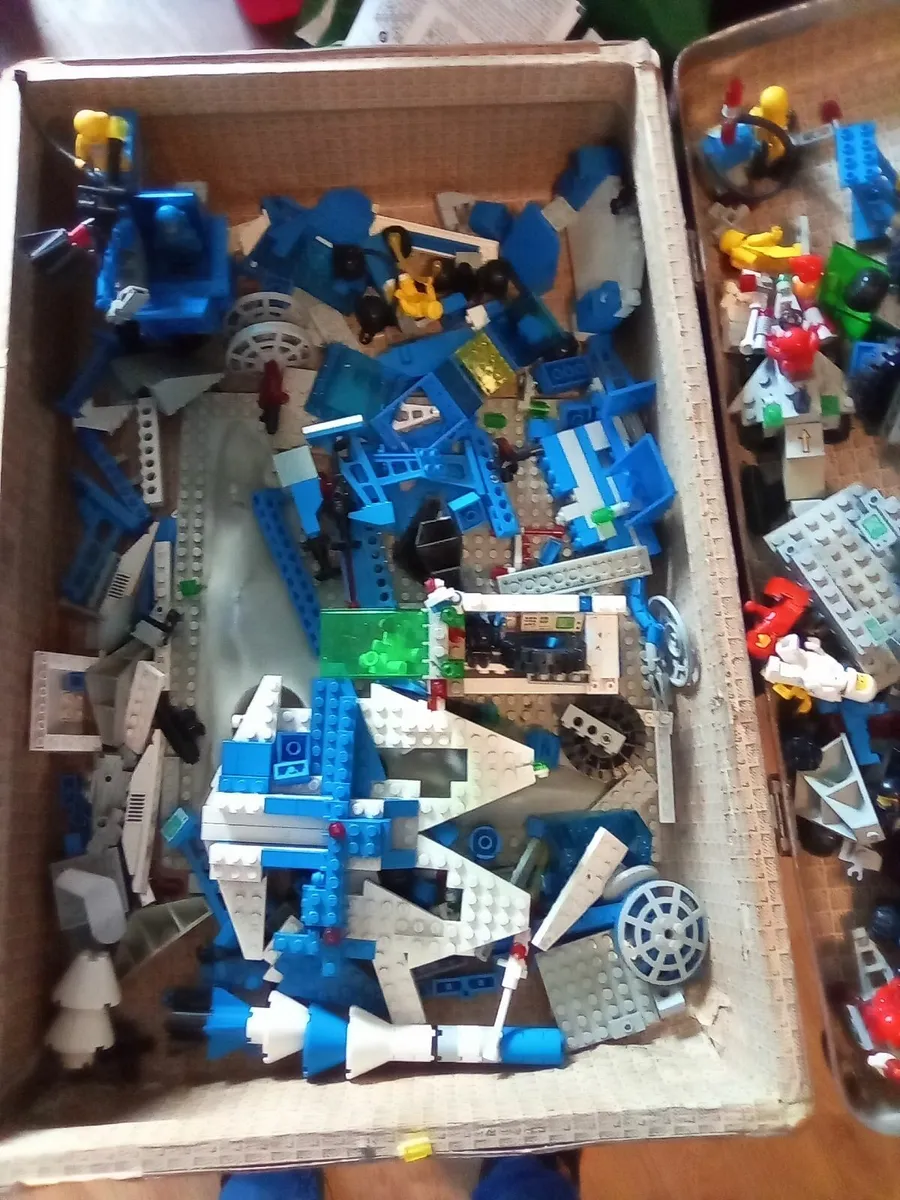 Vintage Lego Space,  Lego sets with suitcase - Image 2