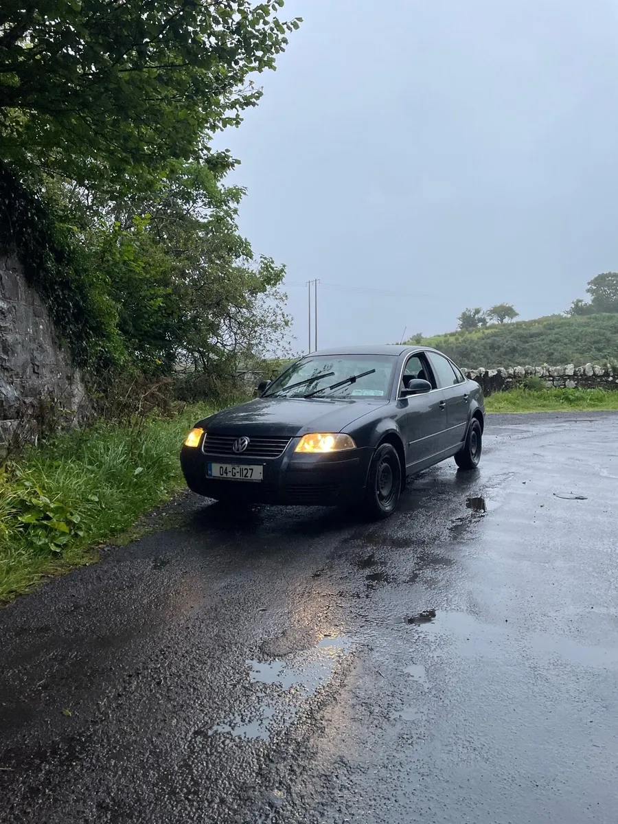 Volkswagen Passat - Image 2