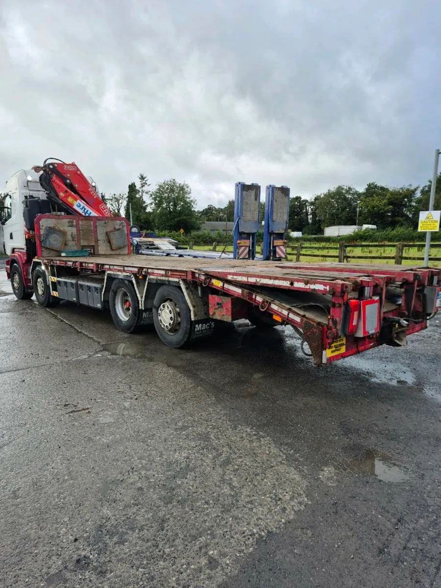 Scania R440 beaver tail with crane - Image 3
