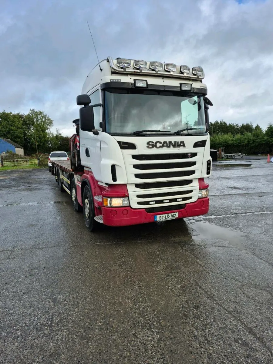 Scania R440 beaver tail with crane - Image 4