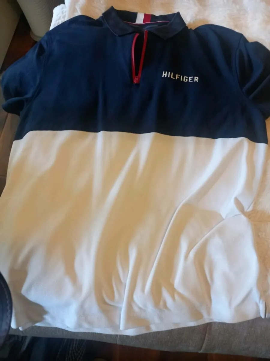 Tommy Hilfiger large mens top perfection condition