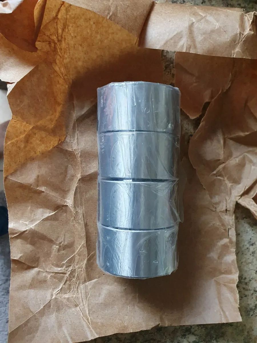Wheel bearings for Iforwilliams horse box - Image 1