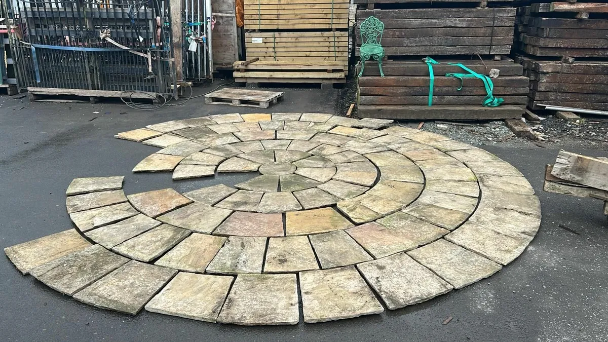 Sandstone Circle Incomplete  5M - Image 1