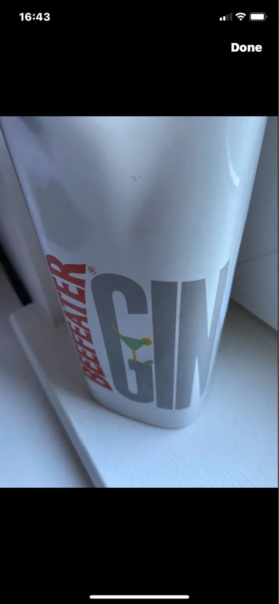 Rare beefeater Gin Ceramic Water Jug - Image 2