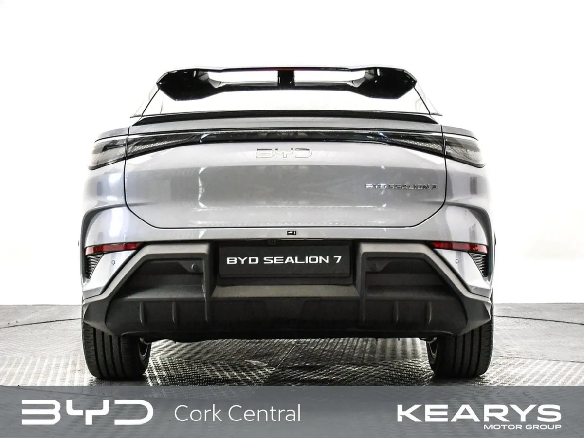 BYD SEALION 7 Design - Image 3