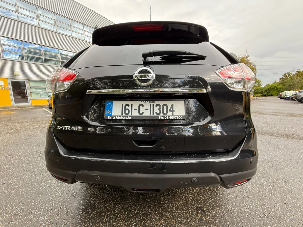 Nissan X-Trail 1.6D 7 Seater Pan Roof - Image 4