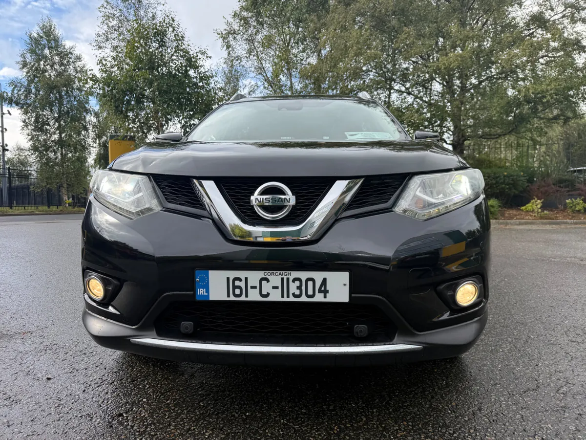 Nissan X-Trail 1.6D 7 Seater Pan Roof - Image 2
