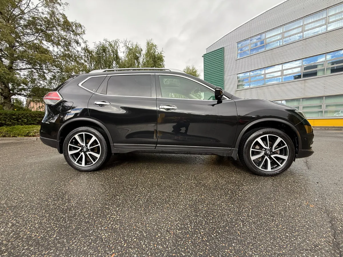Nissan X-Trail 1.6D 7 Seater Pan Roof - Image 3