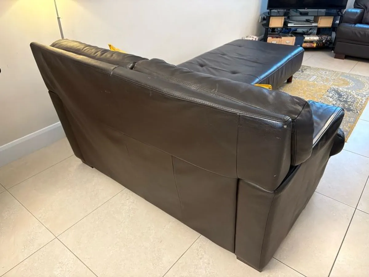 Natussi Leather sofas - Image 2