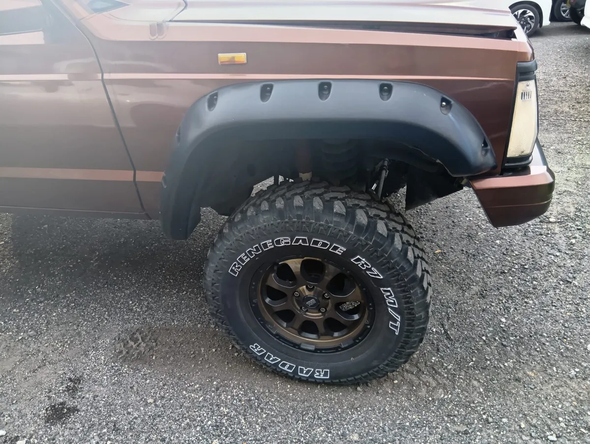 1996 Jeep Cherokee (XJ) – 4.0 L Petrol Specificati - Image 4