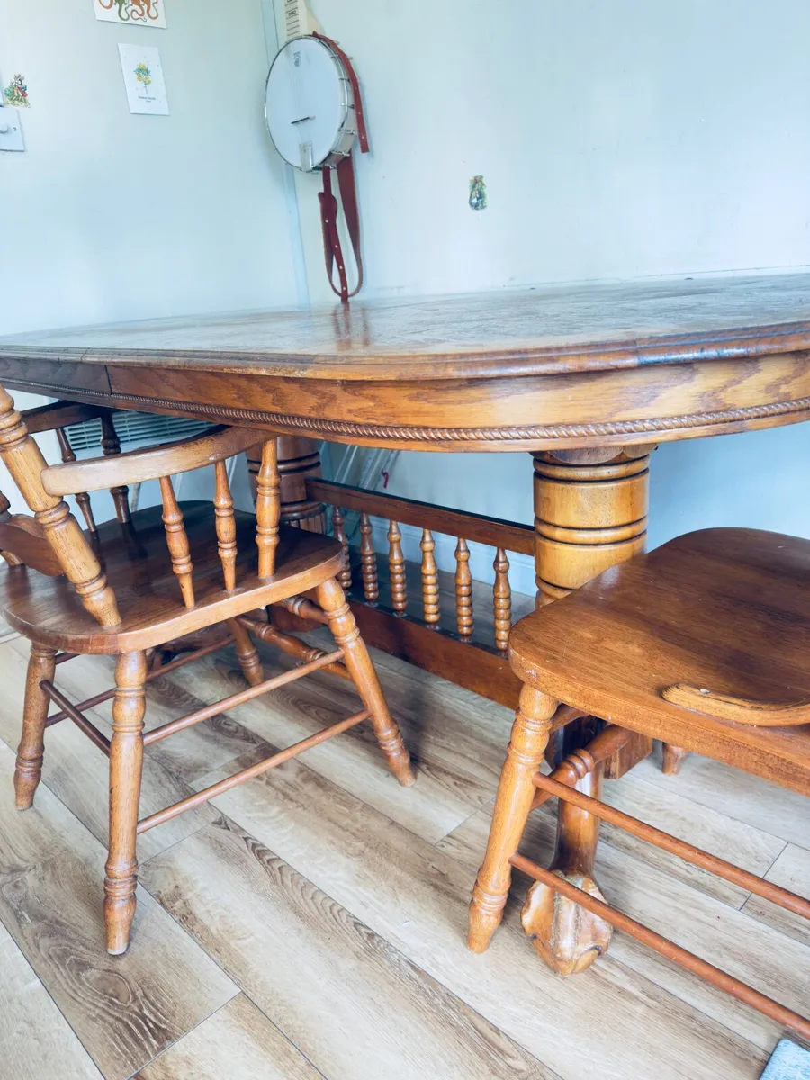 OAK DINNER TABLE - Image 4