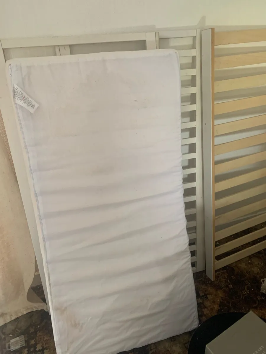 Cot - Image 1