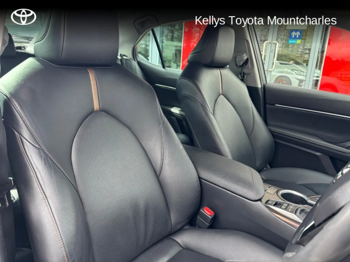 Toyota Camry CAMRY HYBRID PLATINUM - Image 4