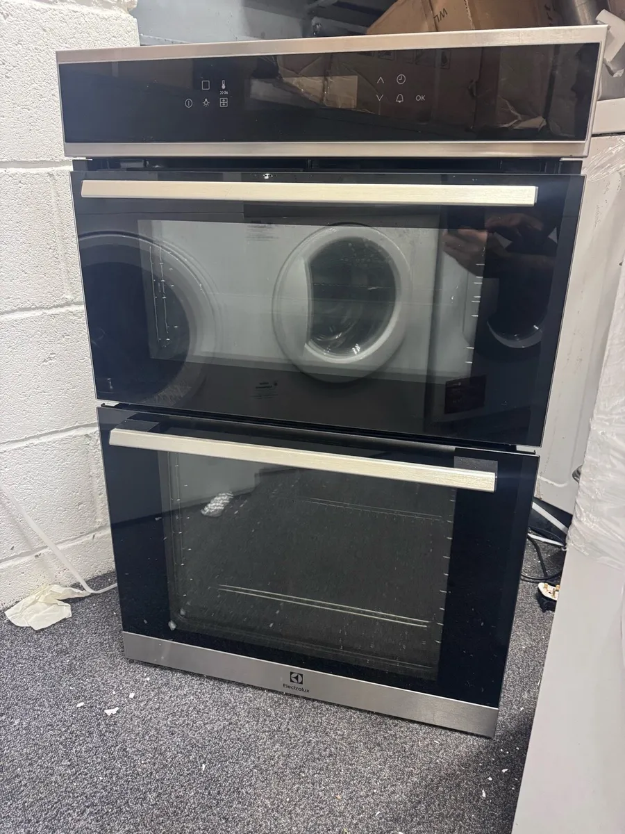 Electrolux KDFCC00X integrated double oven - Image 1