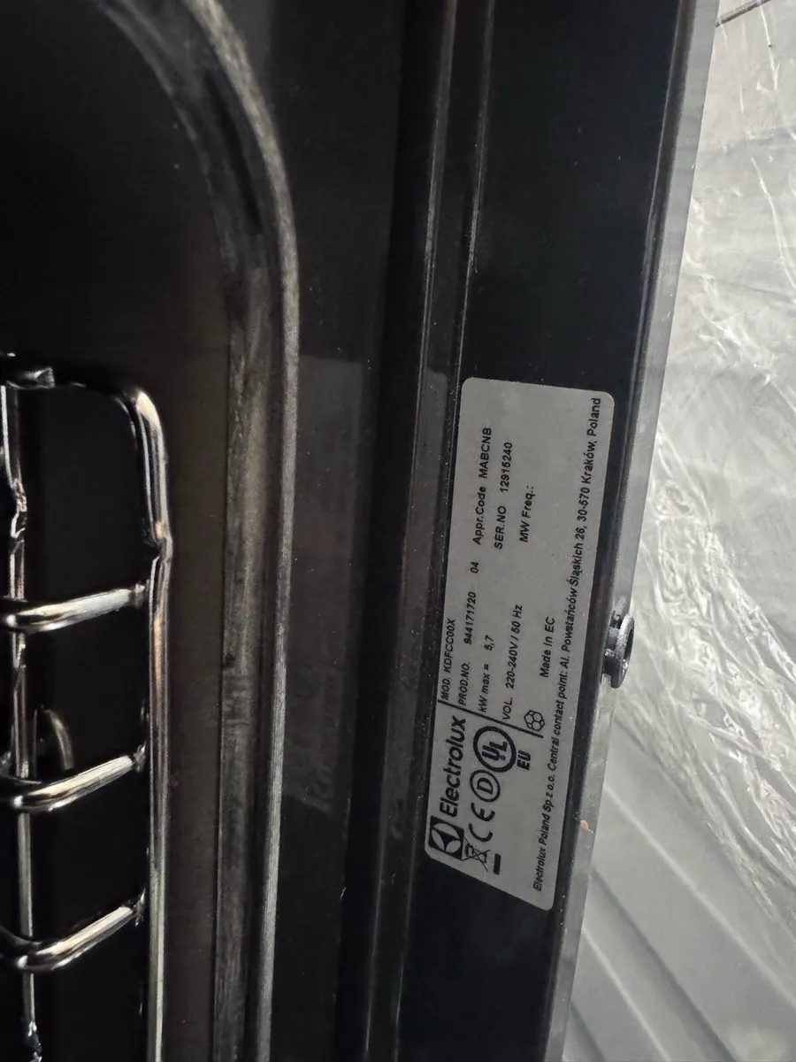 Electrolux KDFCC00X integrated double oven - Image 3