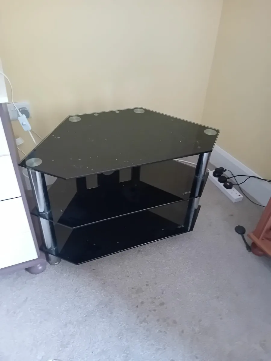 Tv glass table