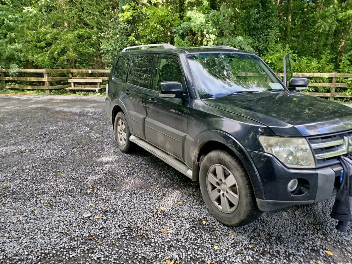 Mitsubishi Pajero Jeep - Image 2