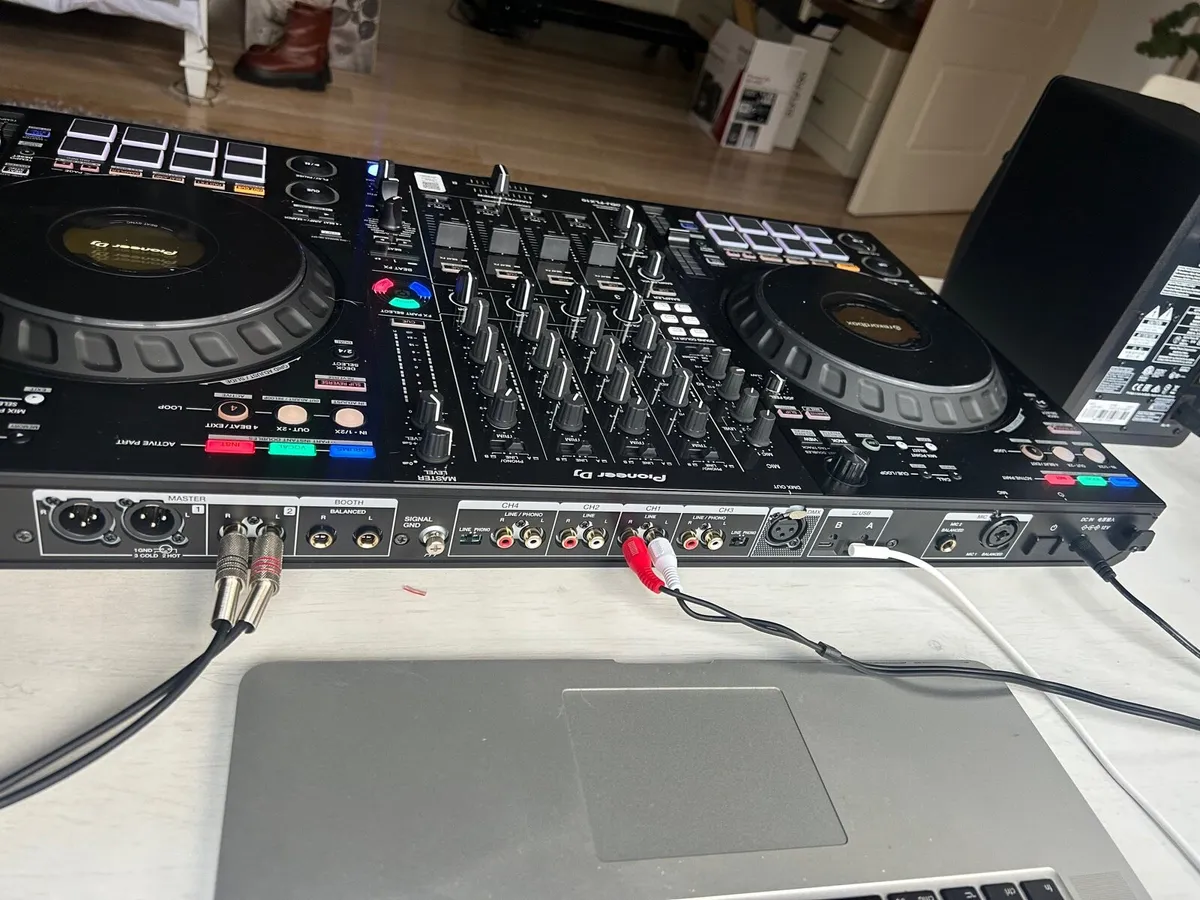 DJ Decks - Image 3
