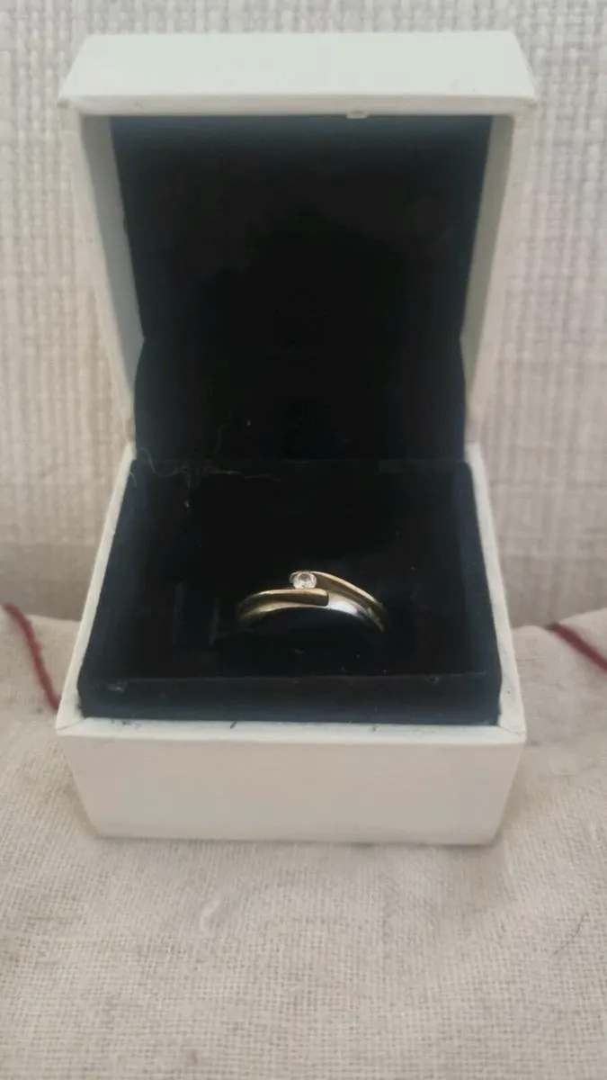 Diamond ring - Image 1