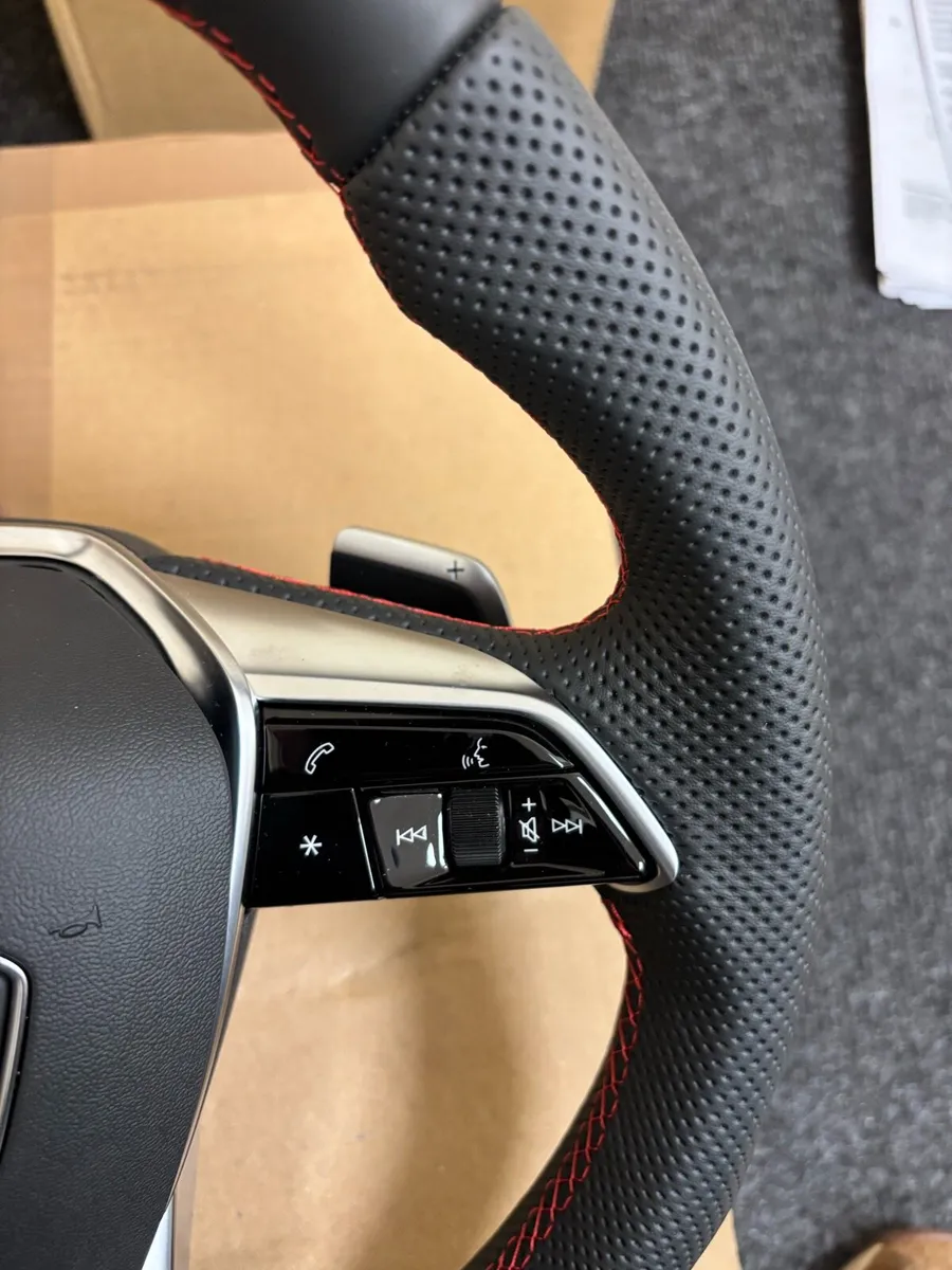 Steering wheel - Image 4