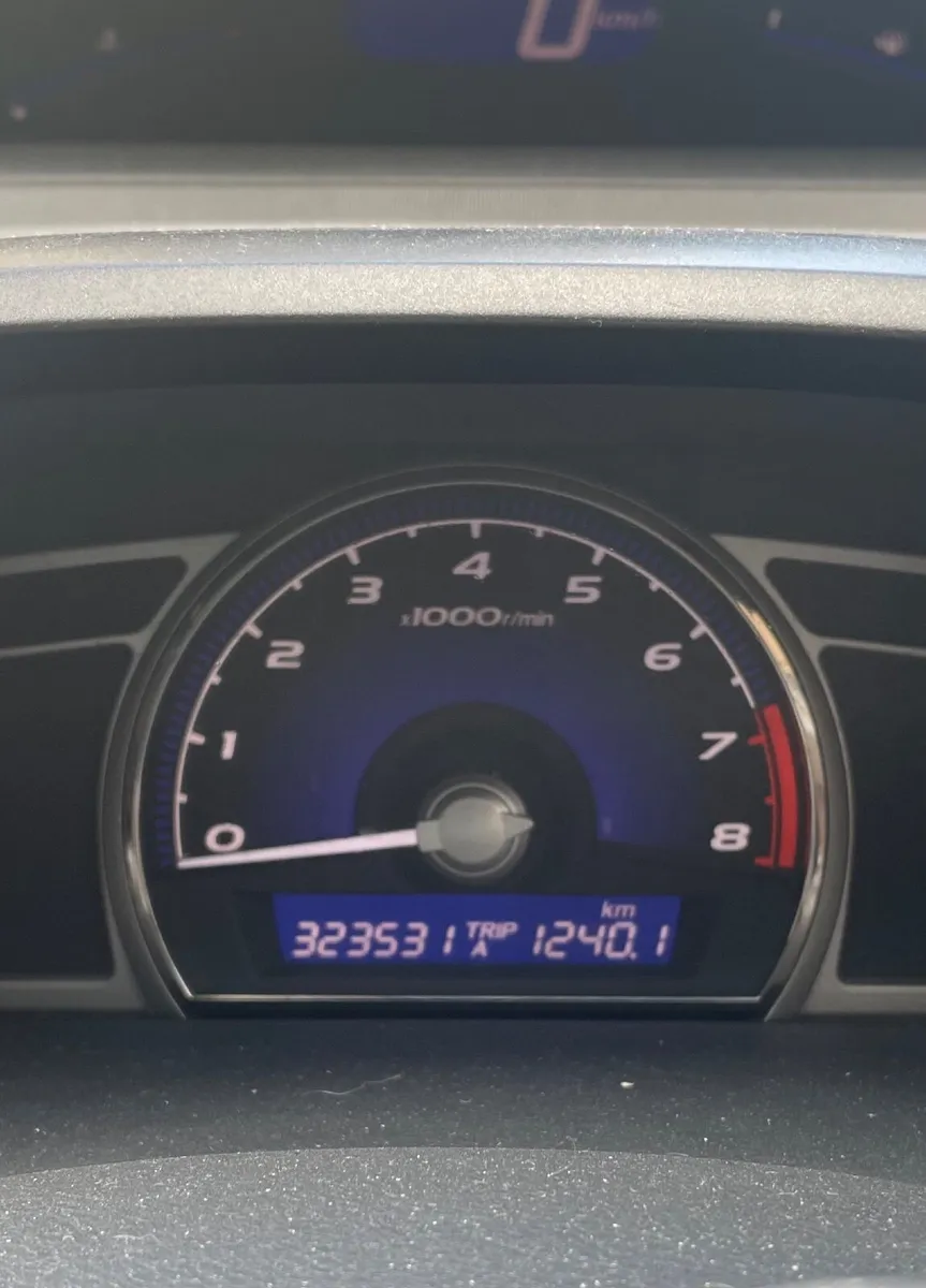 Honda Civic 2008 - Image 2