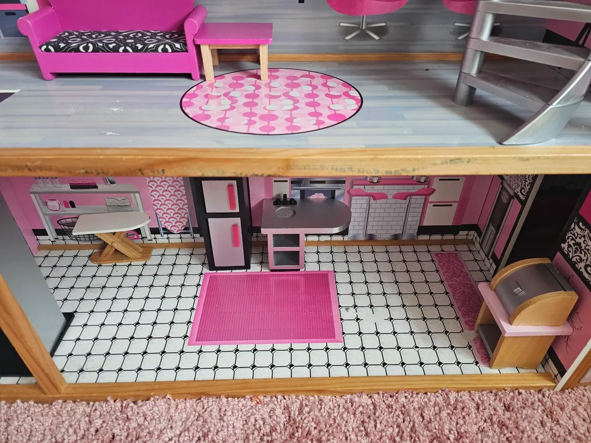 Doll house - Image 4