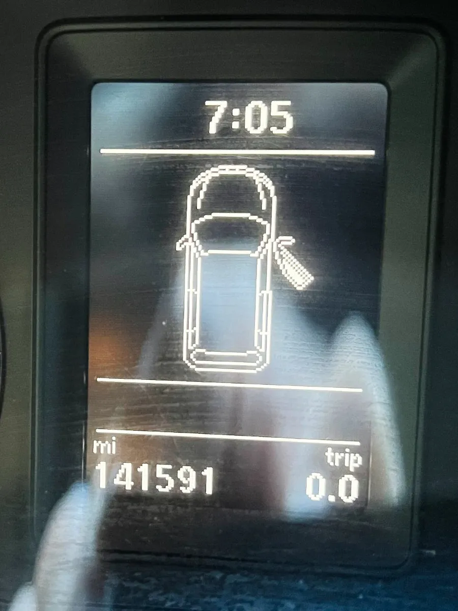 Volkswagen Touran 2014 - Image 2
