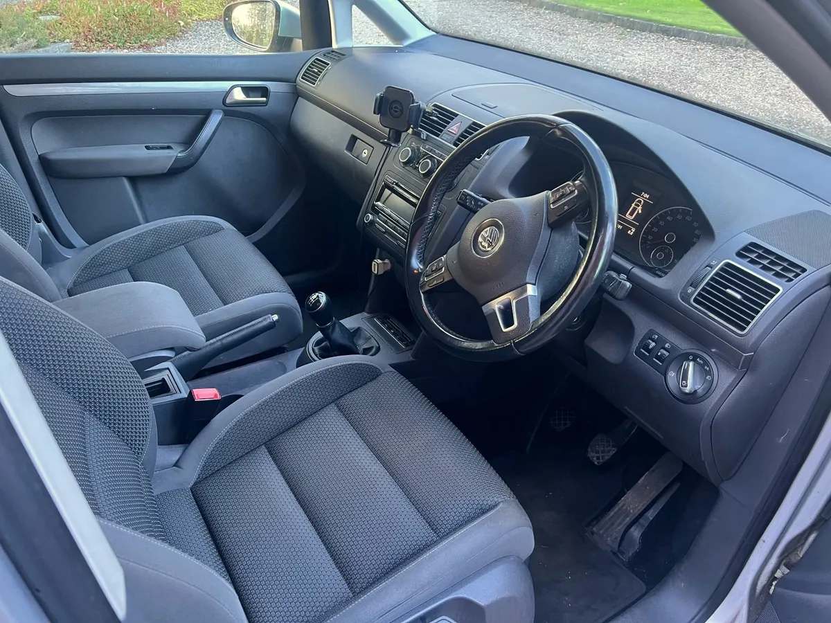 Volkswagen Touran 2014 - Image 4
