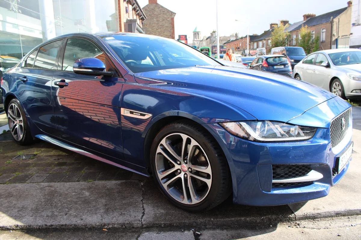 Jaguar XE R-SPORT AUTO 2.0 2015 - Image 2