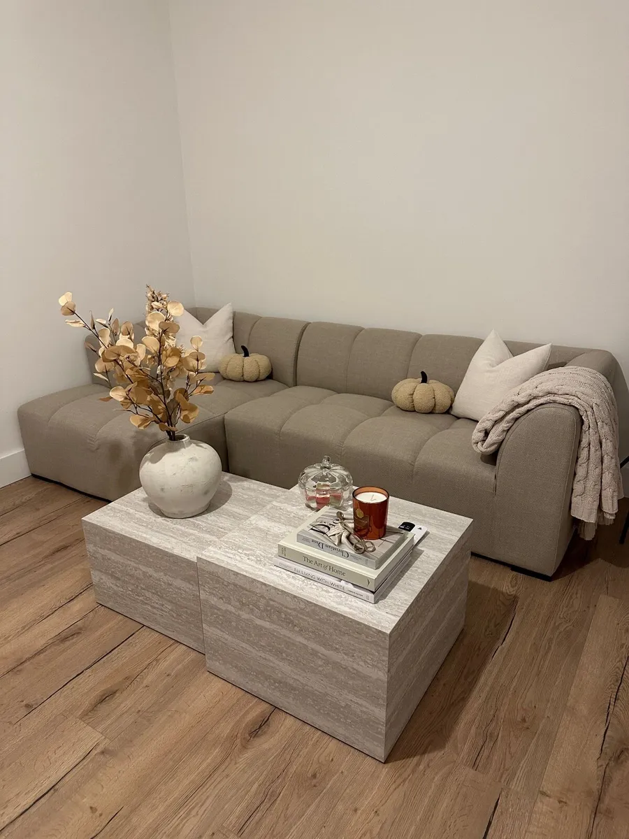 Sofa and coffee table - Image 4