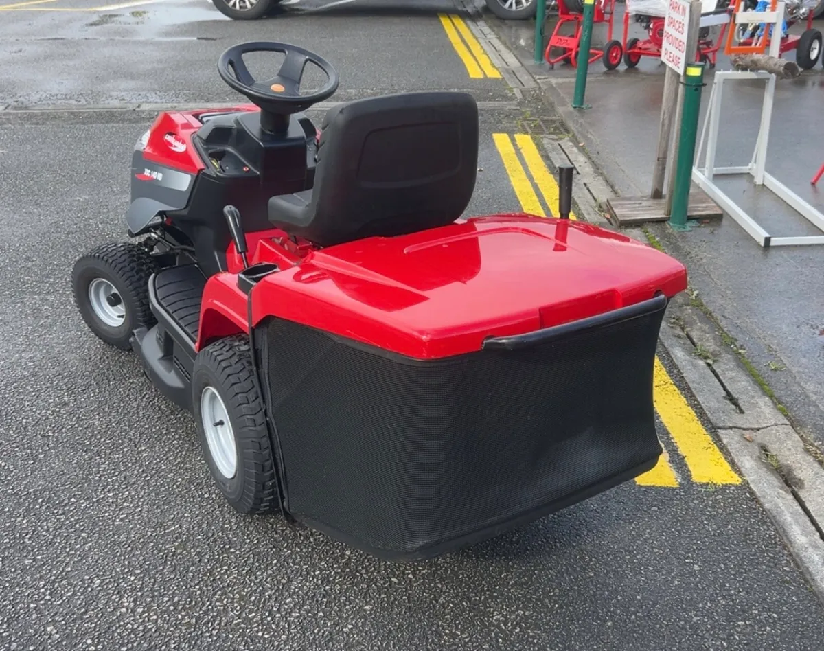 Castlegarden XDC140 HD Ride on Tractor Mower - Image 4