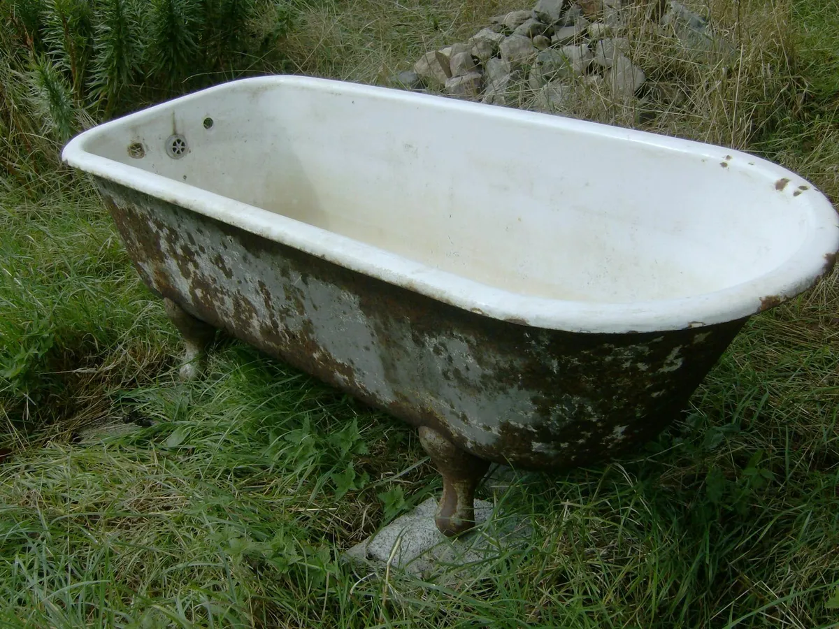 Cast iron bath - Image 2