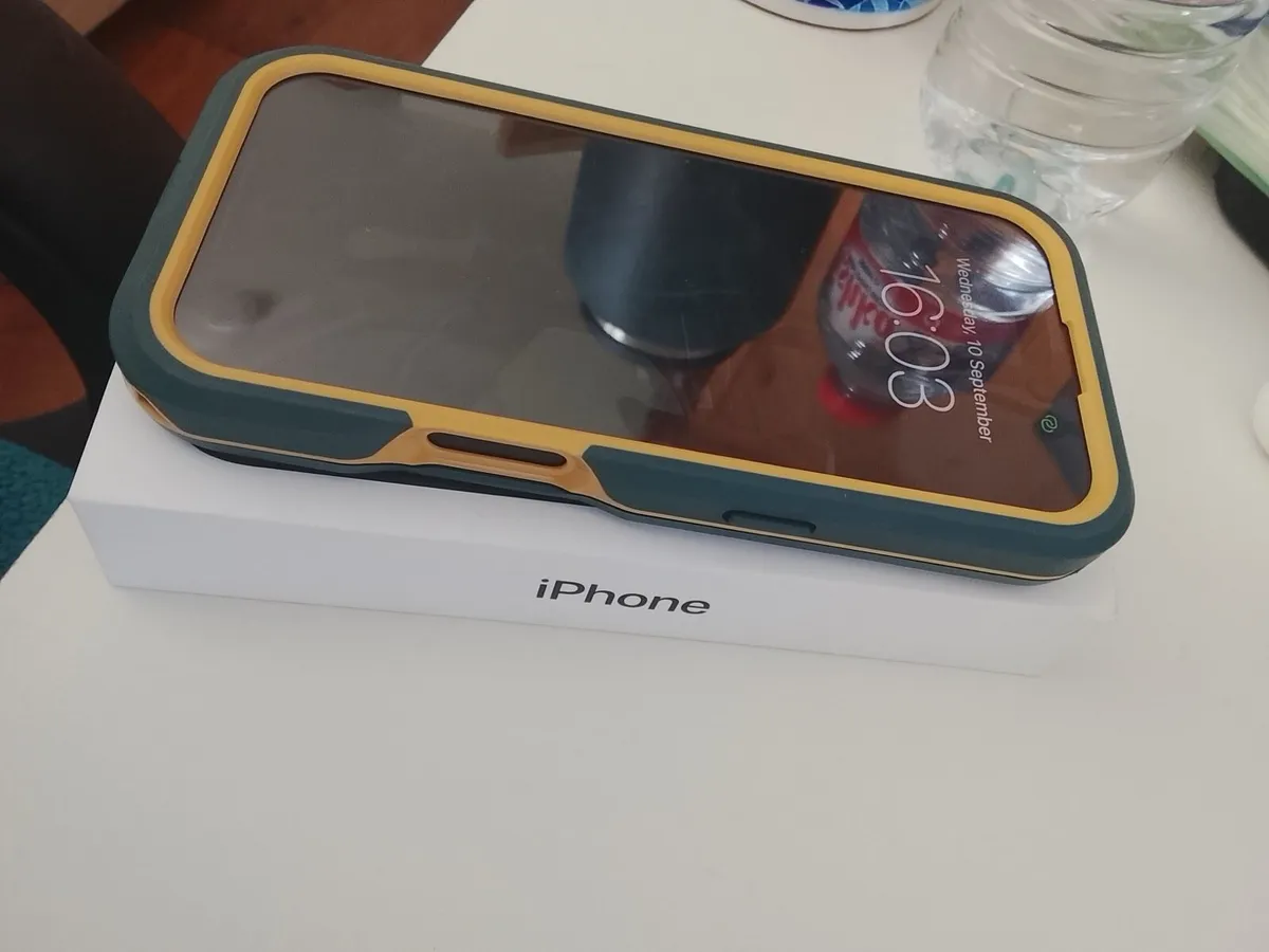 iPhone 16 Pro 256GB - Image 1