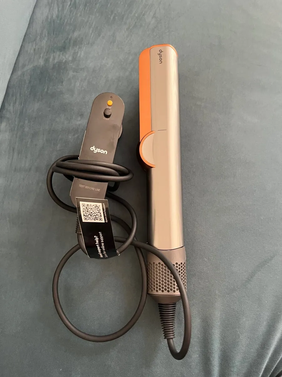 Dyson AirStrait hair tool - Image 3