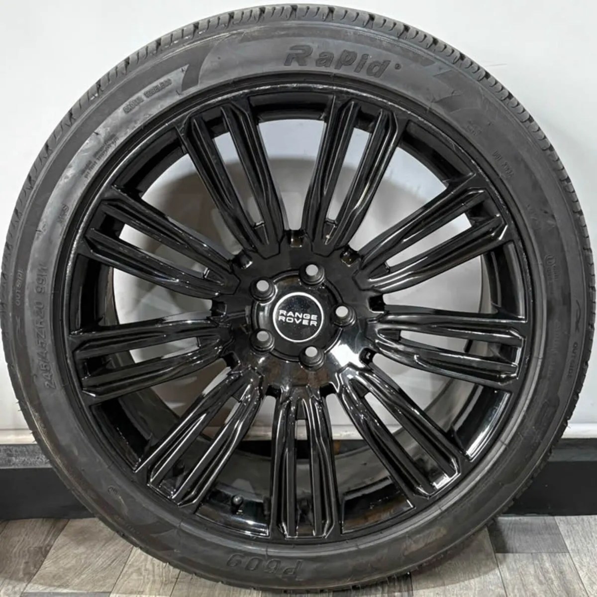 20" ALLOYS & TYRES SUITABLE FOR RANGE ROVER EVOQUE - Image 4