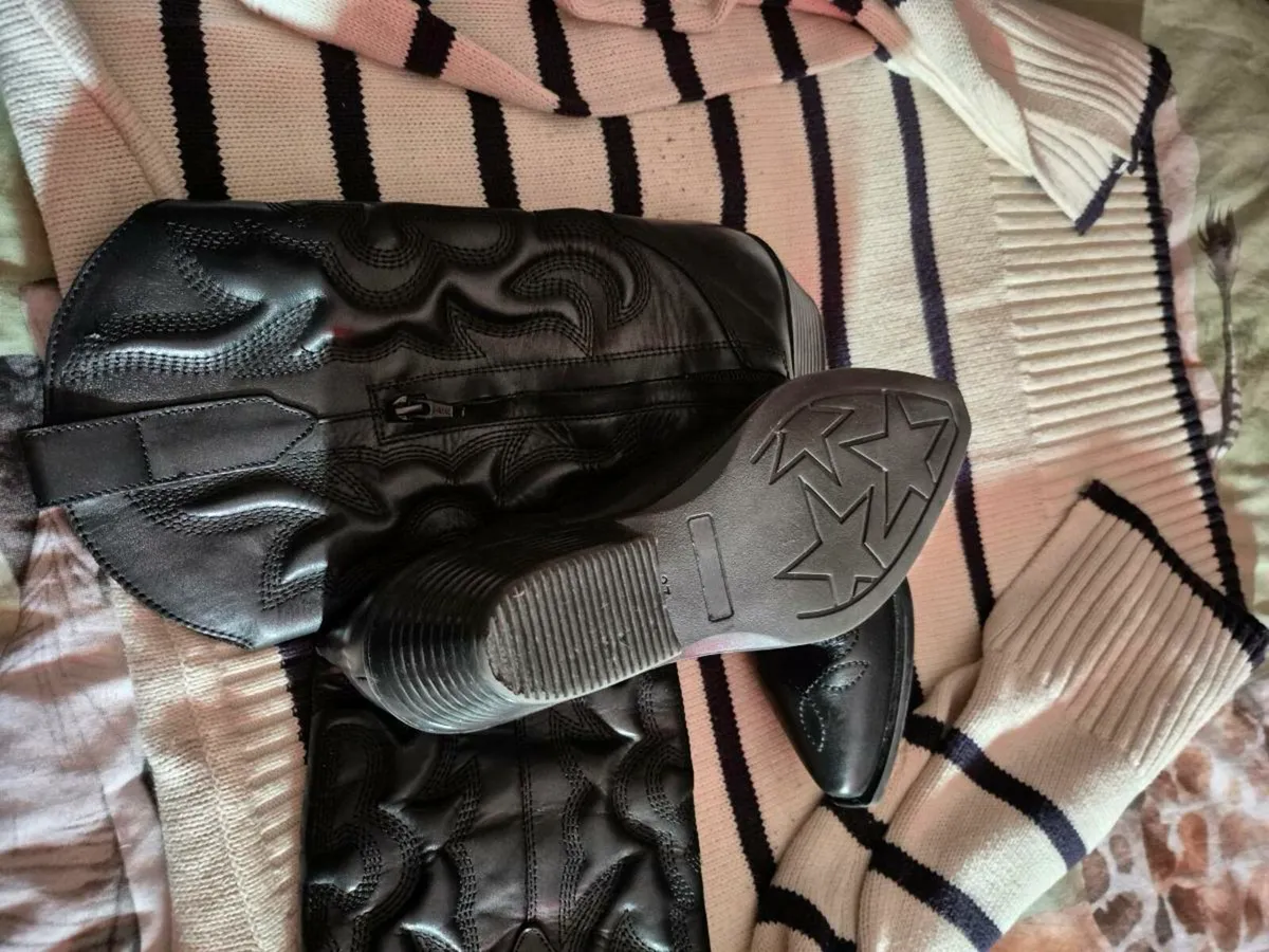 COWBOY BOOTS - Image 3