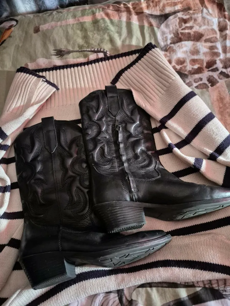COWBOY BOOTS - Image 4