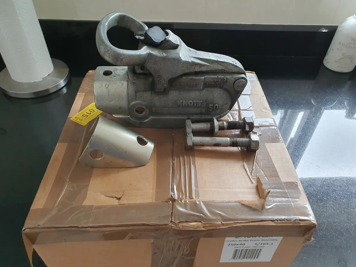 Trailer hitch - Image 2
