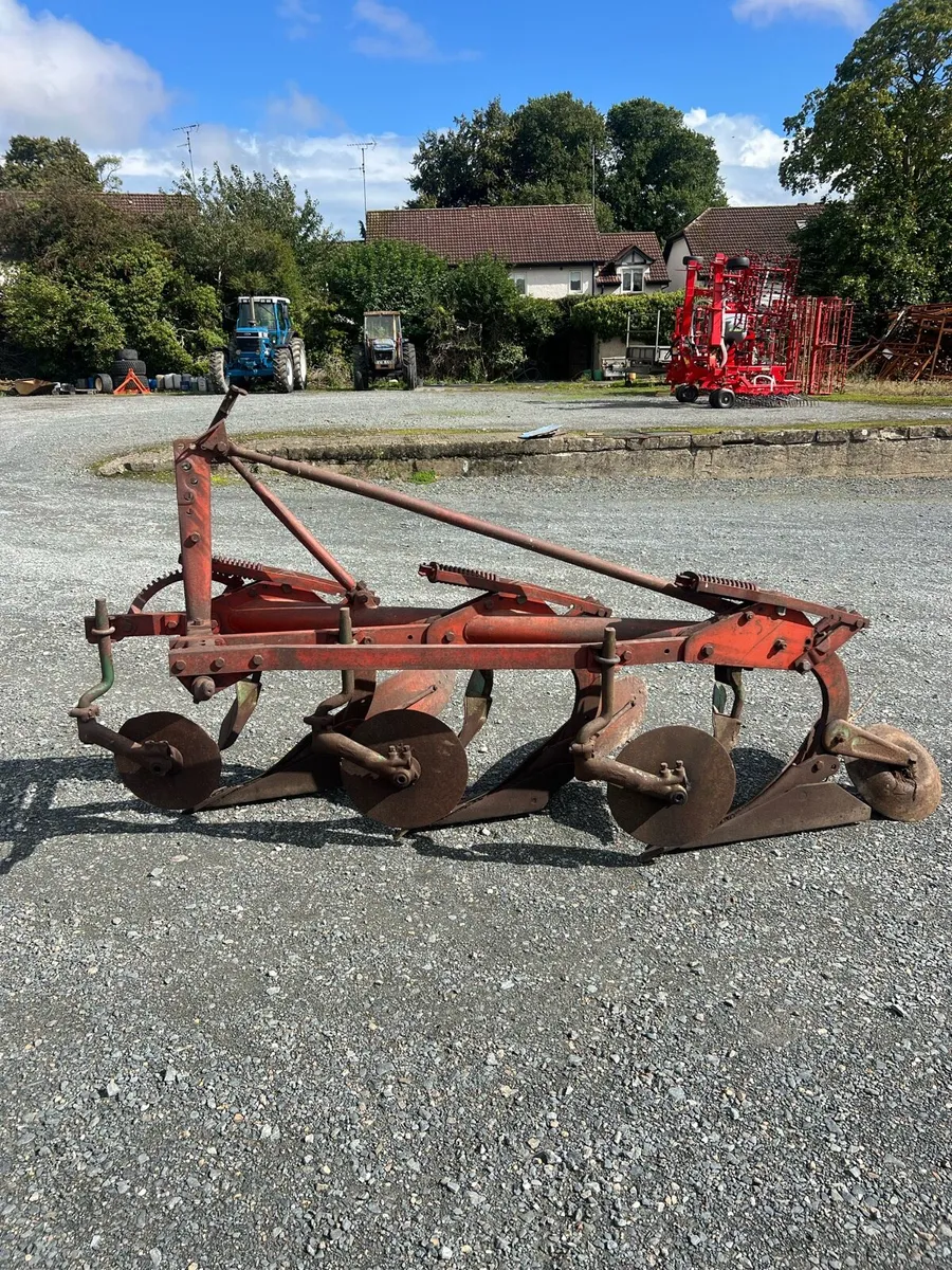 KVERNELAND 3 FURROW PLOUGH - Image 4