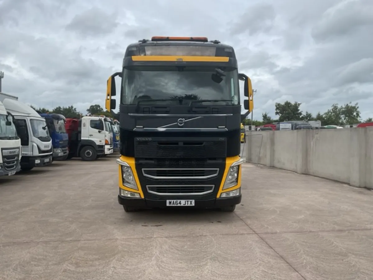 2015 Volvo FH540 G/T 6x4 - Image 2