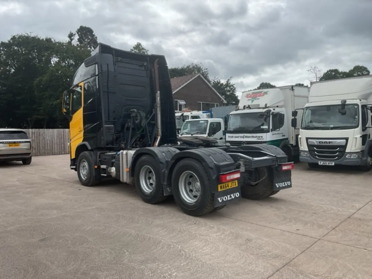 2015 Volvo FH540 G/T 6x4 - Image 3