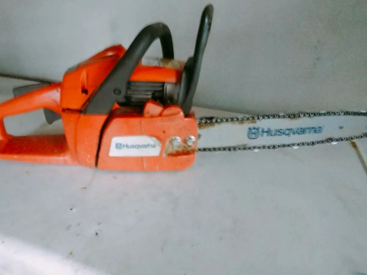 Husqvarna chainsaw for sale - Image 2